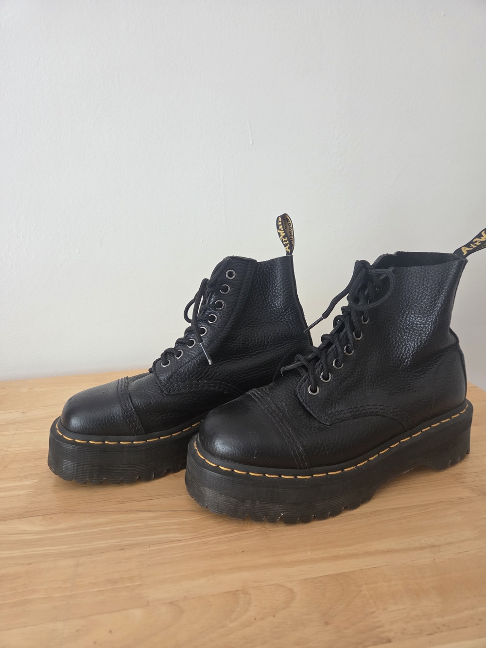 Dr. Martens Platform Sinclair Leather Boots - Picture 4 of 6